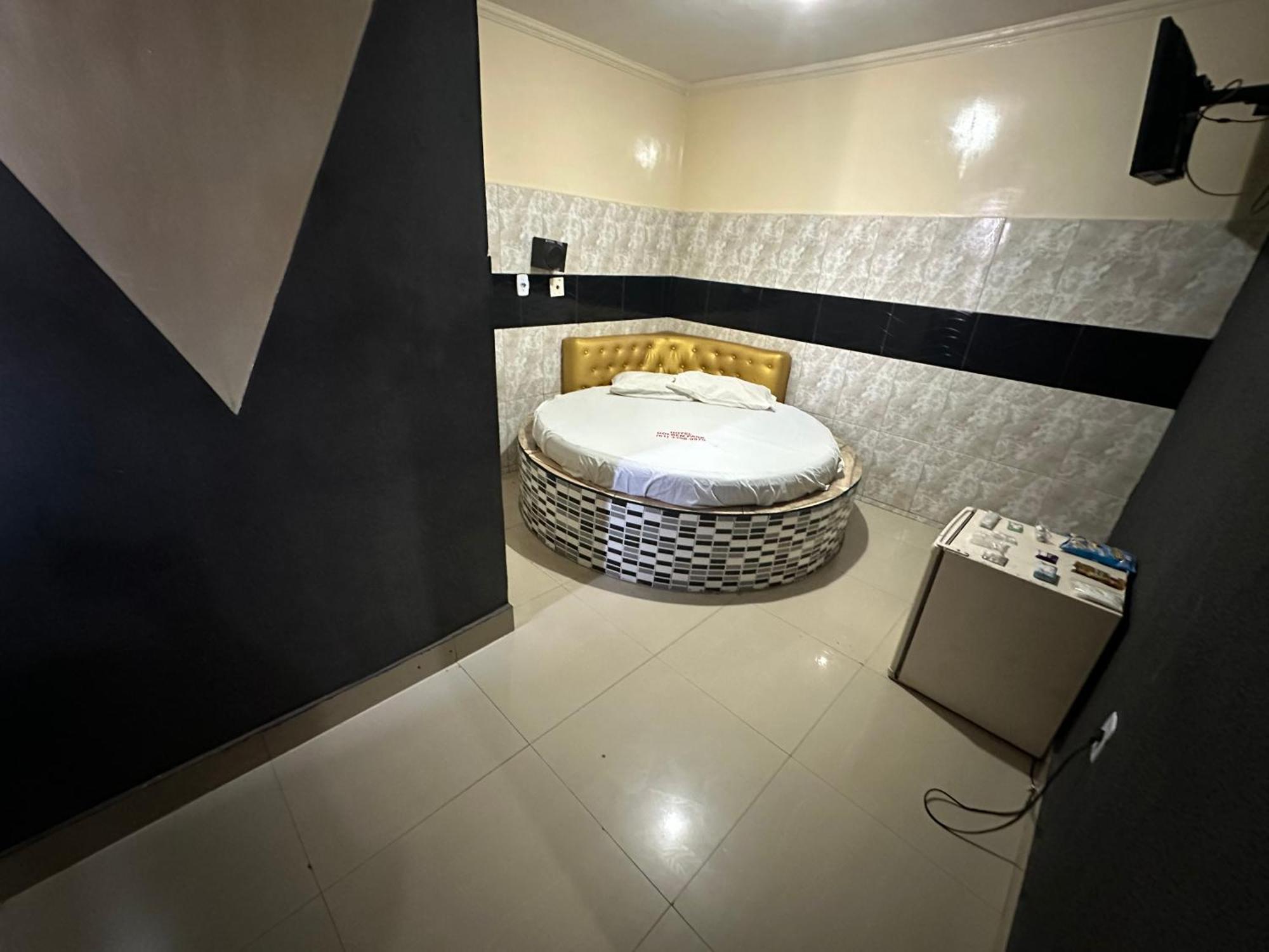Golden Park Hotel