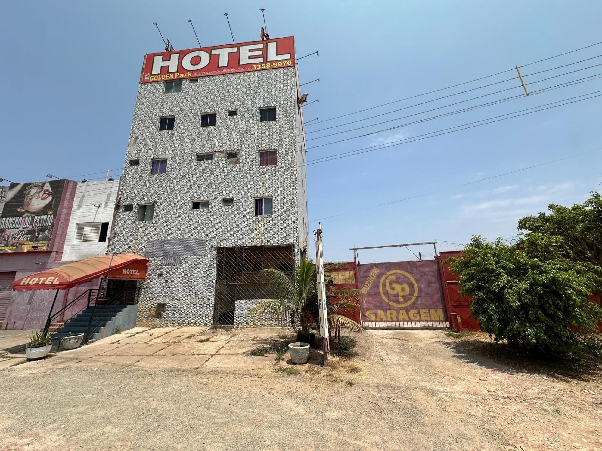 Golden Park Hotel *